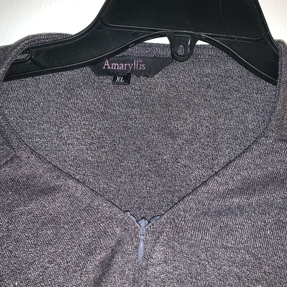 Amaryllis Zipper Sweater - Picture 5 of 5